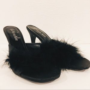 💜 LA VIE EN ROSE BLACK FLUFFY MULES 💜